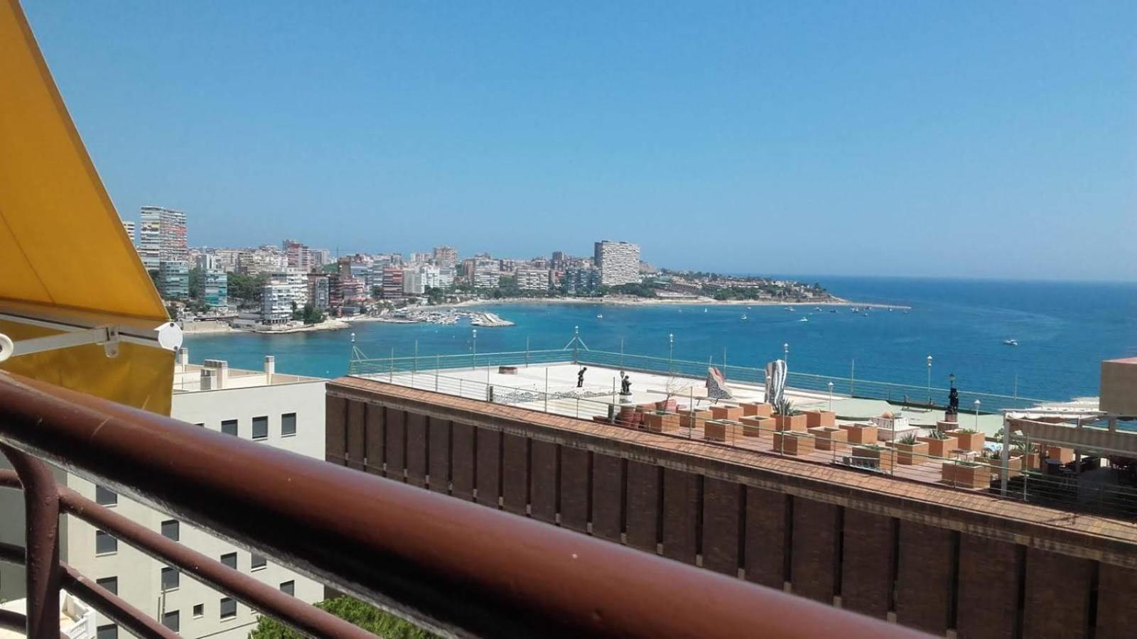 A 50 Metros Del Mar Y En 2 Paradas De Bus Estas En El Centro De Alicante Zewnętrze zdjęcie
